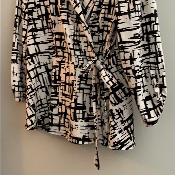 Top - Picture 3 of 3